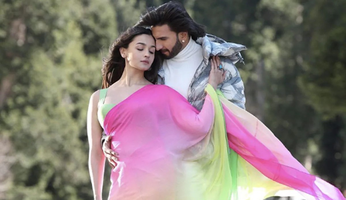 Alia Bhatt saree In Rocky Aur Rani Kii Prem Kahaani